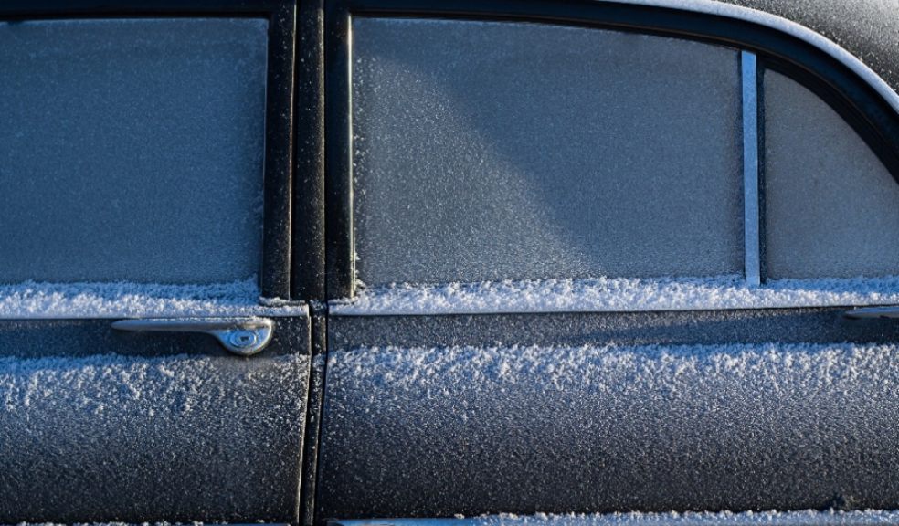 De-ice a car in seconds by using common household items such as lemons and salt.