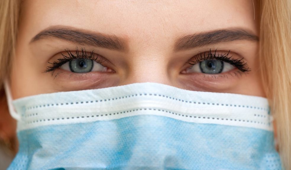 Woman wearing a face mask