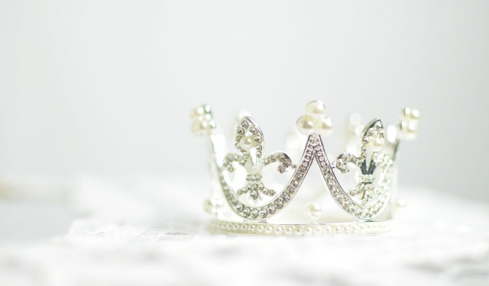 For centuries Queens and Princesses have been adorned in the finest jewels For centuries Queens and Princesses have been adorned in the finest jewels