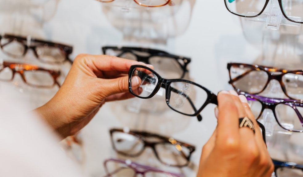 A guide to choosing the right reading glasses