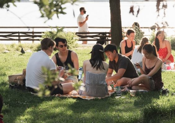 Meet for a picnic or even a BBQ on the beach without having to carry anything! Meet for a picnic or even a BBQ on the beach without having to carry anything!