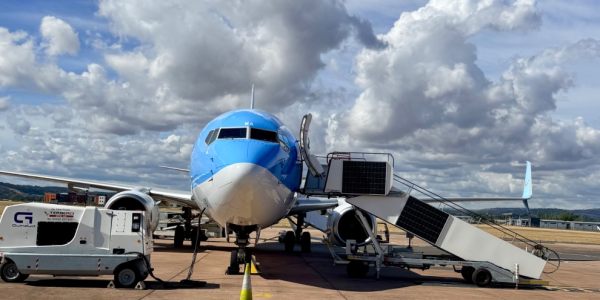 Travel experts share top tips to beat jet lag