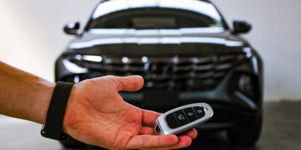 Drivers urged not to rush into buying a new '76-plate car