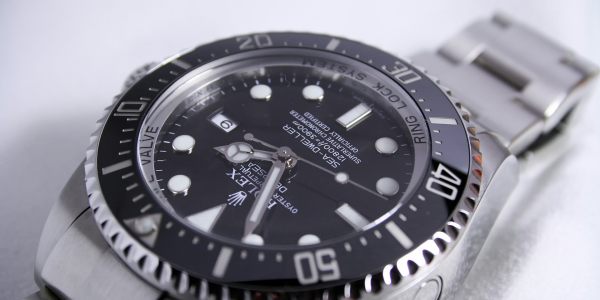 Dive Confidently: Are Your Watch’s Dive Features Safe?